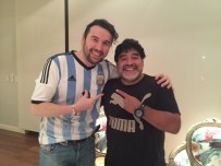 DİZİ OYUNCUSU - Ünlü Dizi Oyuncusu Ergün Demir Arjantin'den Maradona İle Türkiye'ye Selam Yolladı