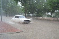 TAŞKALE - Vezirköprü'de Sağanak Ve Dolu Hayatı Felç Etti