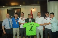 MEHMET ÖZ - Avrupa Şampiyonları Altınla Ödüllendirildi