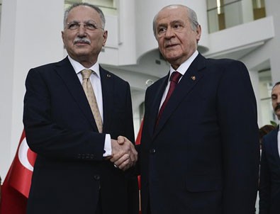 Bahçeli'den İhsanoğlu'na AK Parti çıkışı