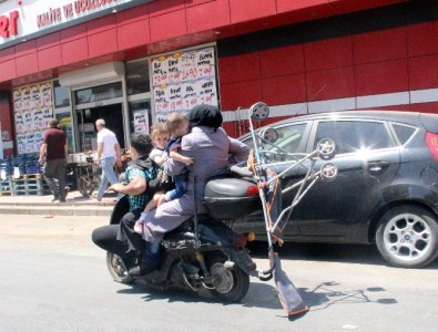 Motosikletle Tehlikeli Yolculuk