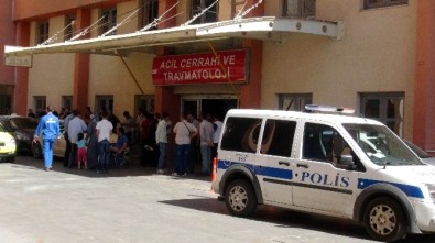 Traktör Şarampole Yuvarlandı Açıklaması 3 Yaralı