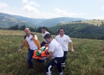 AMBULANS HELİKOPTER - Kayalıklardan Düşen Çocuk, Ambulans Helikopterle Hastaneye Kaldırıldı