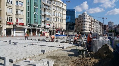 Taksim Meydanı İle Gezi Parkı'nı Birleştirme Çalışmaları Başladı