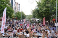 Uşak İsmetpaşa'da 15 Bin Kişi İftarını Beraber Açtı