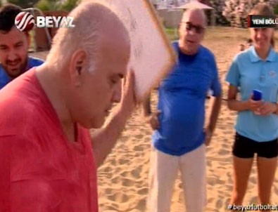 Ahmet Çakar sinirlerine hakim olamadı