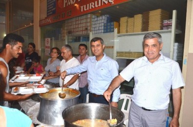 CHP'li Üstündağ'dan İftar Çadırına Ziyaret