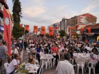 Edirne'de 5 Bin Kişiye İftar Verildi