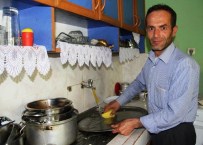 HÜSEYİN KAPLAN - Felçli Annesi İçin Yardım Bekliyor