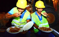 İFTAR VAKTİ - İftarı İş Başında Açtılar