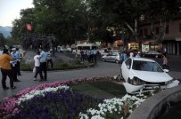 KAHRAMANMARAŞ SÜTÇÜ İMAM ÜNIVERSITESI - Kahramanmaraş'ta Trafik Kazaları Açıklaması 1 Ölü, 2 Yaralı