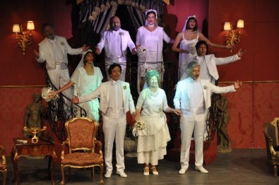 'Markopaşa' Aliağa'da Kapalı Gişe Oynadı