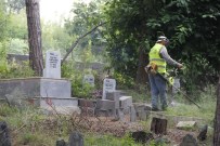 KARAKESE - Mezarlıklarda Bayram Temizliği