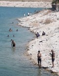 HAVA DURUMU - Sıcaktan bunalanlar Atatürk Barajı'na akın etti