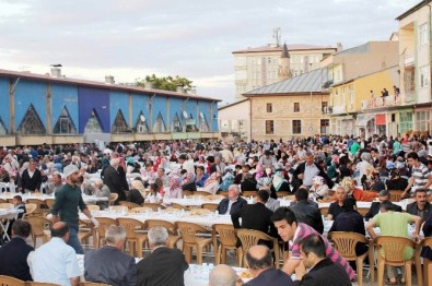 Suşehri'nde 'Gönül Sofrası' İftar Yemeği Programı Yapıldı