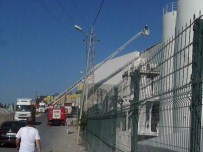 ORHANLı - Tuzla'da Ham Madde Üreten Fabrikada Yangın