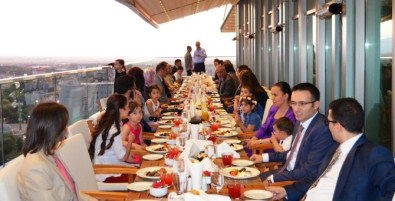 Vali Yardımcıları Ve Kaymakamlara Veda Yemeği