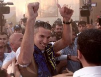 ROBİN VAN PERSİE - RVP yarın imzalıyor!