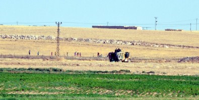 'YPG Arap Köyünü Boşalttı' Mı ?