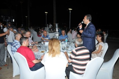 Çetin, Jurassıc Park'ı Anlattı