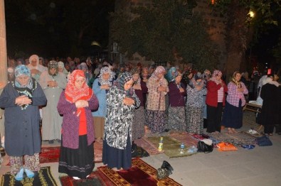 Şehzadeler'de Kadir Gecesi Coşkusu