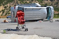 Sivas'ta Minibüs Devrildi Açıklaması 8 Yaralı