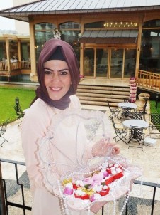 Sokak Defilesi Sonrası Yüzde 50 İndirim