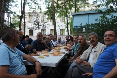 Ülkücüler Geleneksel Menemen İftarında Buluştu