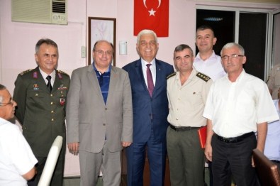 Vali Çiçek, Şehit Aileleri İle İftar Yemeğinde Buluştu