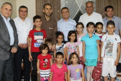 AFAD Başkanı Oktay, Türkmen Aileyle İftar Yaptı