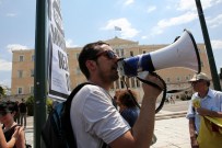 KEMER SIKMA - Atina'da Kurtarma Paketine Karşı Gösteri