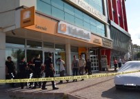 BOMBA DÜZENEĞİ - Konya'da Silahlı, Bombalı Banka Soygunu Girişimi