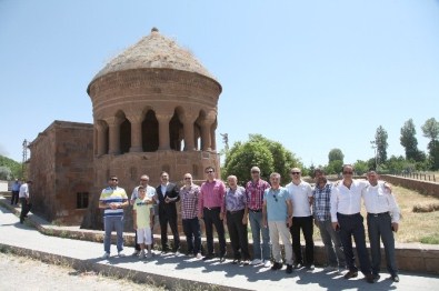 Şehzade Osmanoğlu, Ahlat'a Hayran Kaldı