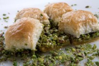 TATLI ÜRETİMİ - Seyidoğlu Bayrama Özel 10 Ton Tatlı Hazırladı