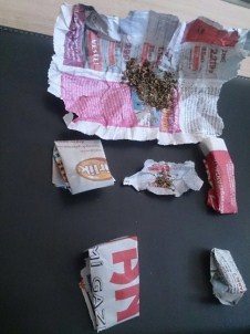 Turistlere Uyuşturucu Satan İki Kişi Yakalandı