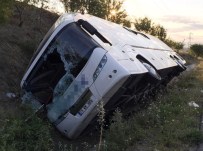Yolcu Otobüsü Devrildi Açıklaması 1 Ölü, 32 Yaralı