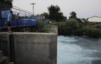 Antalya'da Kanala Giren 2 Kişi Boğuldu