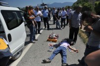 TARıK BUĞRA - Bursa'da Trafik Kazası Açıklaması 8 Yaralı