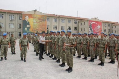 Orgeneral Akar Askerlerin Bayramını Kutladı