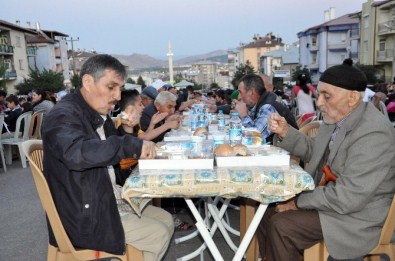 Sivas'ta Mültecilere İftar Verildi
