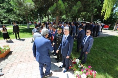 Bolu'da Protokol Üyeleri Bayramlaştı