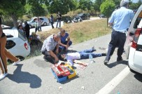 TARıK BUĞRA - Bursa'da 3 Araç Birbirine Girdi Açıklaması 8 Yaralı