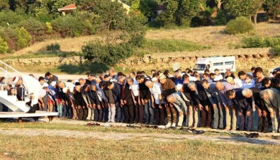 Namazgah Tabyasında Bayram Namazı