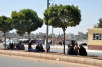 DARMADAĞıN - Suriyeliler Bayramı Parklarda Karşıladı