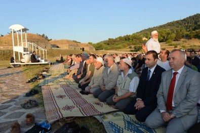 Tarihi Namazgah Tabyası'nda Bayram Namazı
