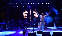 BİZİMKİLER - Sanatçı Volkan Konak, Bodrum'da Konser Verdi