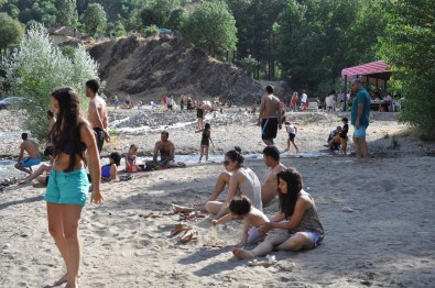 Tunceli'de Sıcak Hava Etkili Oluyor