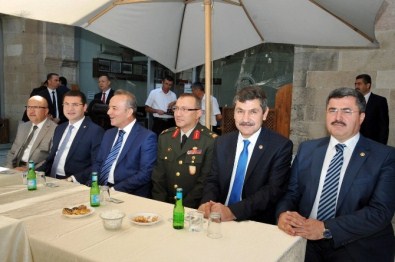 Afyonkarahisar Protokolü Bayramlaşma Töreninde Bir Araya Geldi