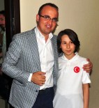 BAYRAM HEDİYESİ - AK Parti Çanakkale Milletvekili Turan'dan Avrupa Şampiyonu Tekvandocuya Ziyaret