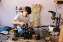 DÖVME - Baba Oğul 300 Yıllık Ustalığı Devam Ettiriyor